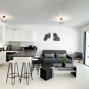T2 Neuf Terrasse Pres Des Plages Apartment